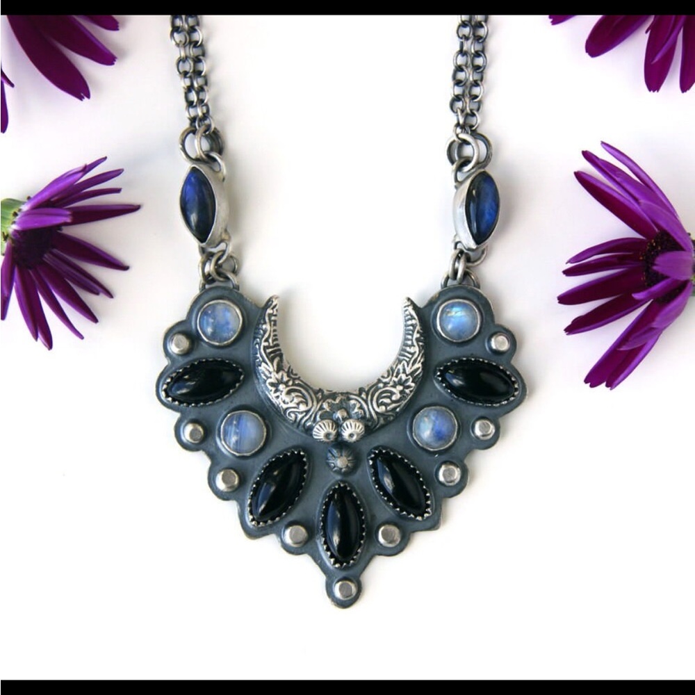 ๐๐ท Elegant Silver, Onyx & Moonstone Necklace - Picture 4 of 5
